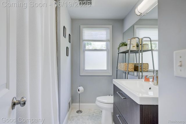 1150 W Marshall Street, Ferndale, MI 48220