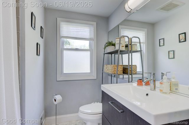 1150 W Marshall Street, Ferndale, MI 48220