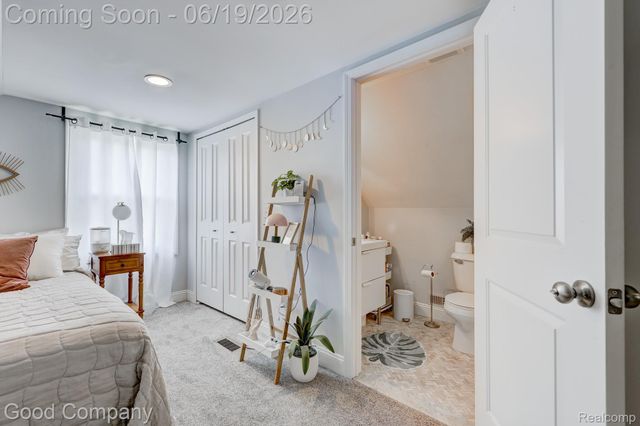 1150 W Marshall Street, Ferndale, MI 48220