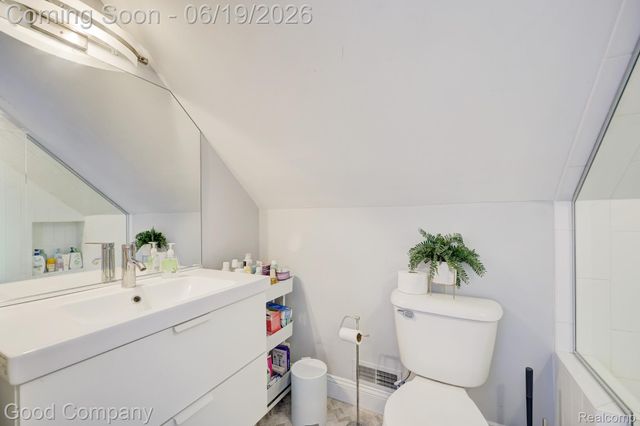 1150 W Marshall Street, Ferndale, MI 48220