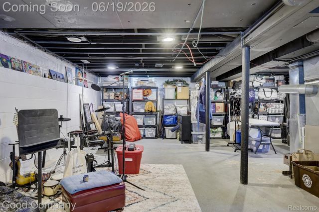 1150 W Marshall Street, Ferndale, MI 48220