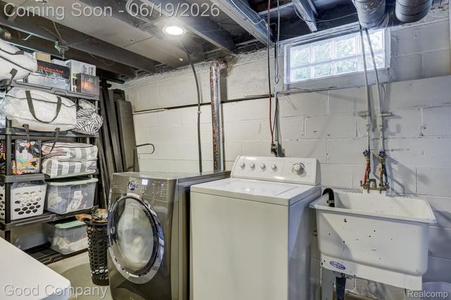 1150 W Marshall Street, Ferndale, MI 48220