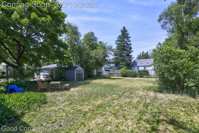 1150 W Marshall Street, Ferndale, MI 48220