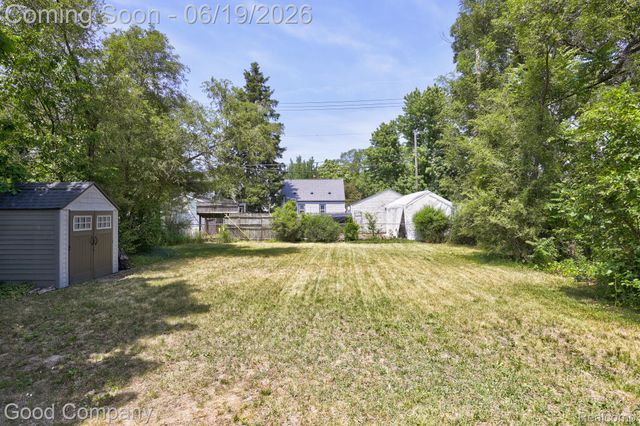 1150 W Marshall Street, Ferndale, MI 48220