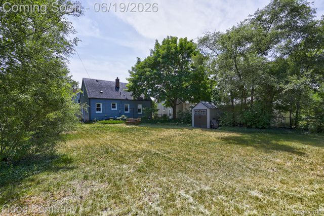 1150 W Marshall Street, Ferndale, MI 48220