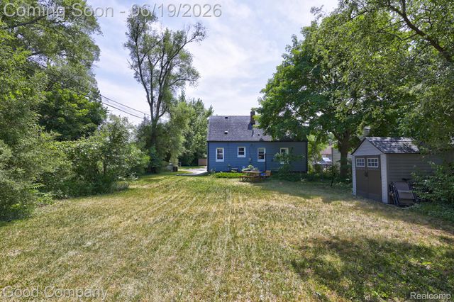 1150 W Marshall Street, Ferndale, MI 48220