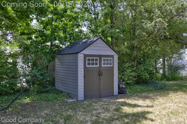 1150 W Marshall Street, Ferndale, MI 48220