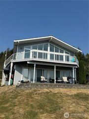 7360 E Grapeview Loop Road, Allyn, WA 98524