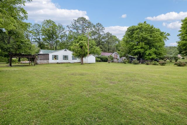 38 Holland Rd, Morrison, TN 37357