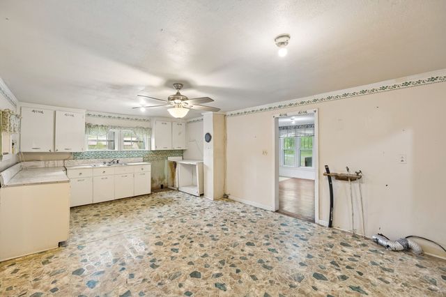 38 Holland Rd, Morrison, TN 37357