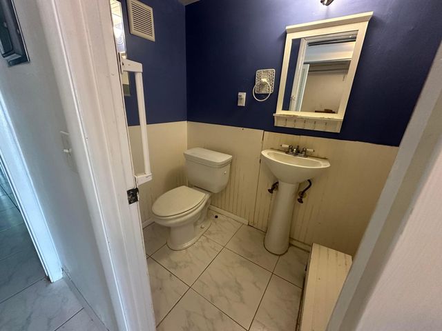 81 Farnham D 81, Deerfield Beach, FL 33442
