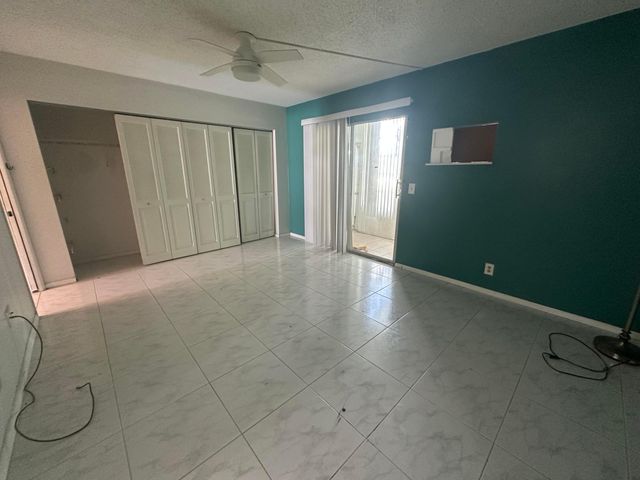81 Farnham D 81, Deerfield Beach, FL 33442