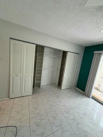 81 Farnham D 81, Deerfield Beach, FL 33442