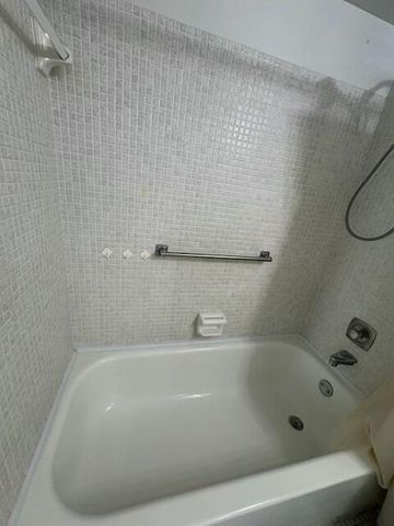 81 Farnham D 81, Deerfield Beach, FL 33442