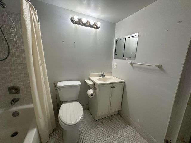 81 Farnham D 81, Deerfield Beach, FL 33442