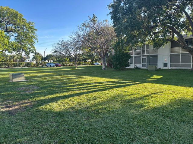 81 Farnham D 81, Deerfield Beach, FL 33442