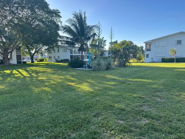 81 Farnham D 81, Deerfield Beach, FL 33442
