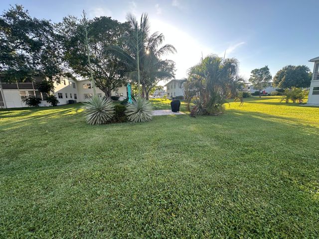 81 Farnham D 81, Deerfield Beach, FL 33442