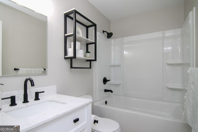 421 Vienna Circle, Fort Valley, GA 31030