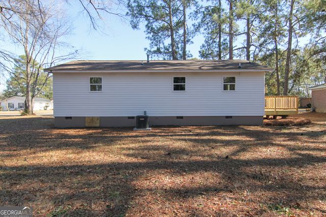 421 Vienna Circle, Fort Valley, GA 31030