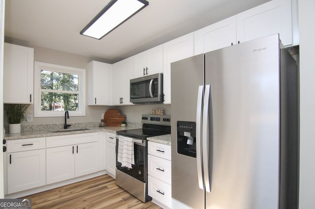 421 Vienna Circle, Fort Valley, GA 31030