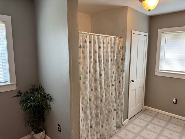 2110 N Pickwick Avenue, Springfield, MO 65803