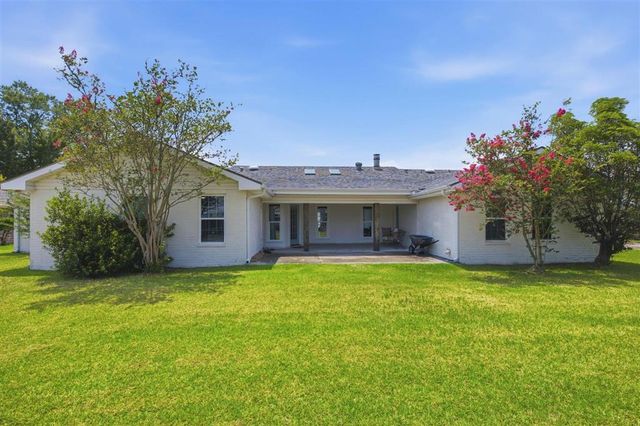 4625 E Quail Hollow Drive, Lake Charles, LA 70605