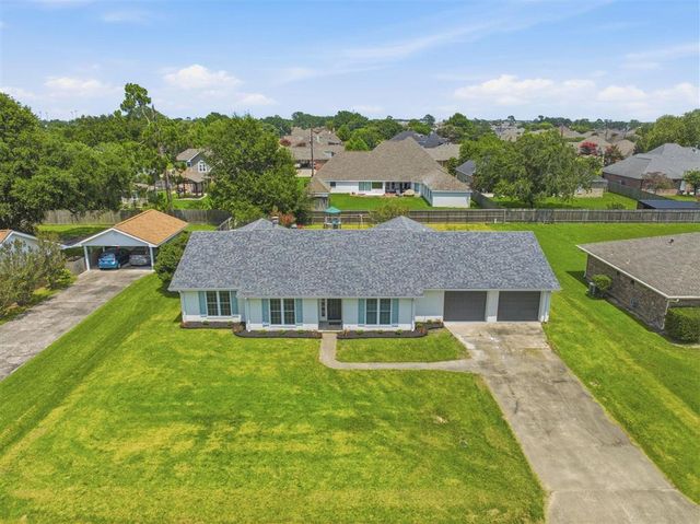 4625 E Quail Hollow Drive, Lake Charles, LA 70605