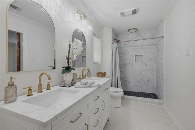 4625 E Quail Hollow Drive, Lake Charles, LA 70605