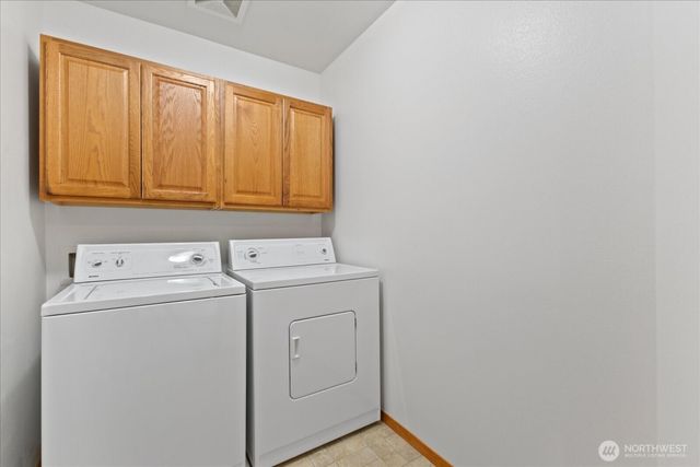 402 NW 12th Loop, Oak Harbor, WA 98277