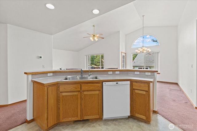 402 NW 12th Loop, Oak Harbor, WA 98277