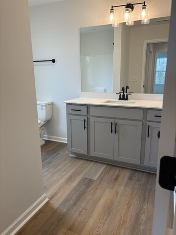 2136 Cheltenham Place, Columbia, TN 38401