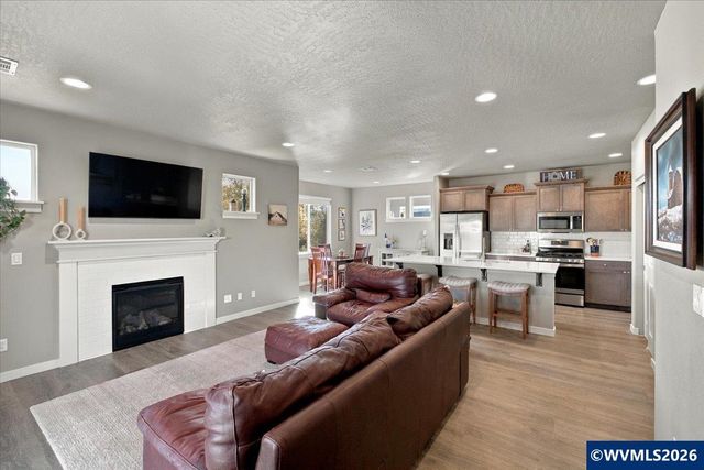 2824 23rd Av NW, Albany, OR 97321