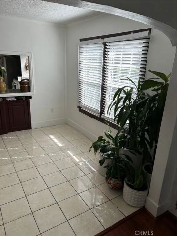 4174 3rd Ave, Los Angeles, CA 90008