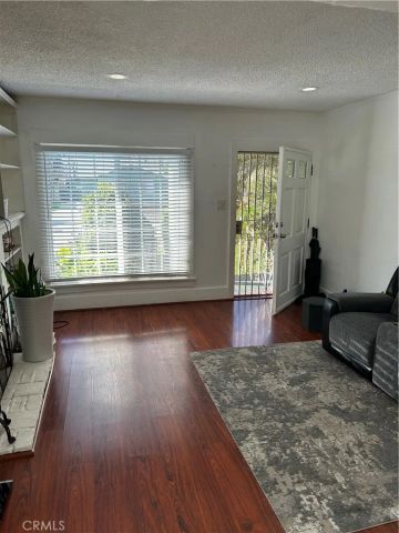 4174 3rd Ave, Los Angeles, CA 90008