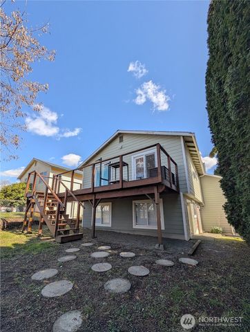 10341 Stone Avenue N, Seattle, WA 98133