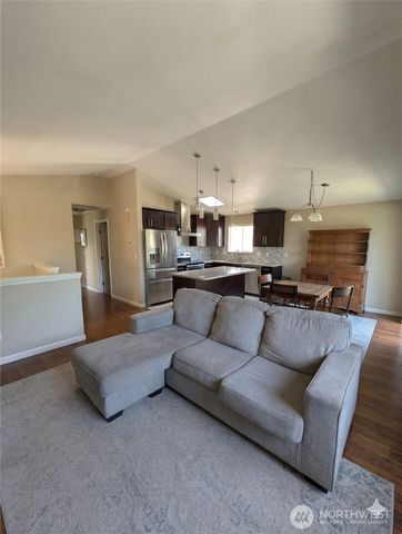 10341 Stone Avenue N, Seattle, WA 98133