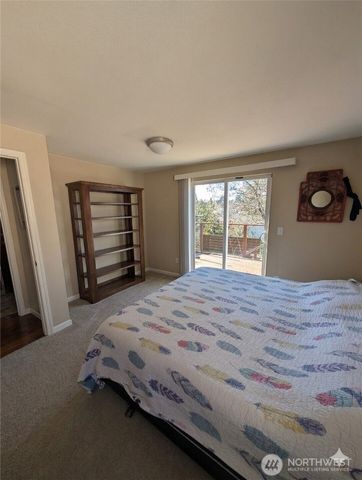 10341 Stone Avenue N, Seattle, WA 98133