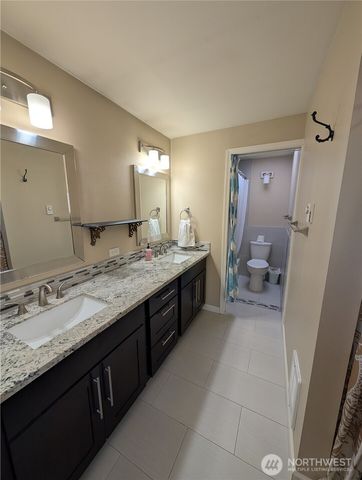 10341 Stone Avenue N, Seattle, WA 98133