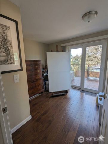 10341 Stone Avenue N, Seattle, WA 98133