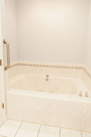 11432 FOXWOODS Drive, Oak Lawn, IL 60453