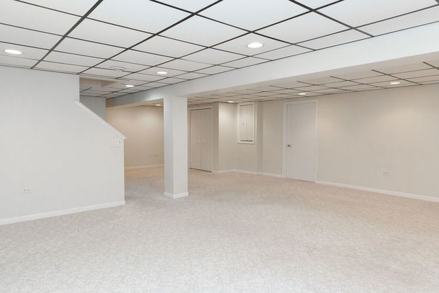 11432 FOXWOODS Drive, Oak Lawn, IL 60453