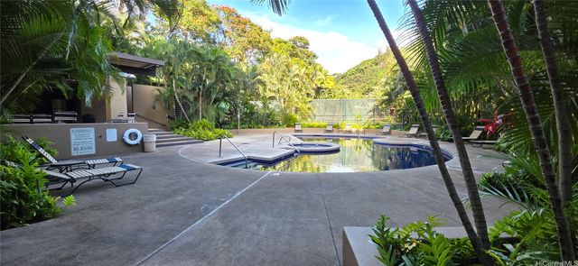 2101 Nuuanu Avenue I2401, Honolulu, HI 96817