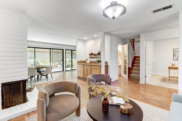 24 Adelphi Ct, Sacramento, CA 95825