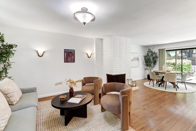 24 Adelphi Ct, Sacramento, CA 95825