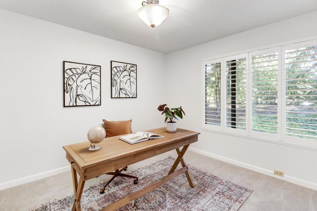 24 Adelphi Ct, Sacramento, CA 95825