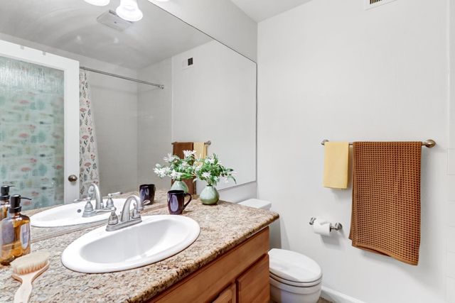 24 Adelphi Ct, Sacramento, CA 95825