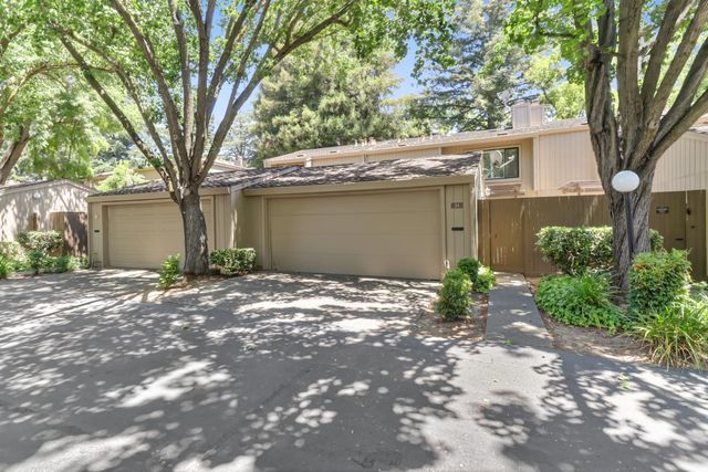 24 Adelphi Ct, Sacramento, CA 95825