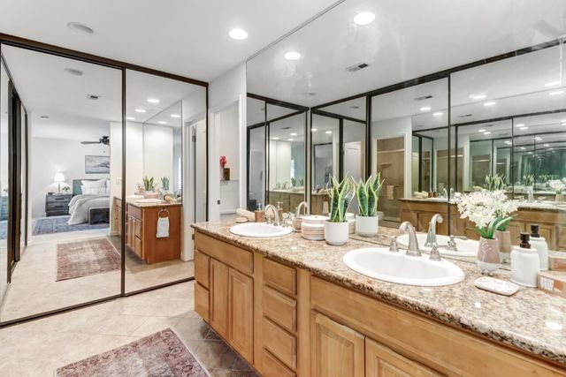 24 Adelphi Ct, Sacramento, CA 95825