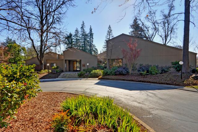 24 Adelphi Ct, Sacramento, CA 95825